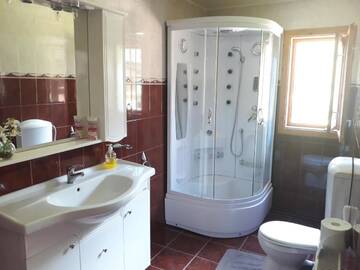 Фото номера Дом с 5 спальнями Лоджи Casa Boglea г. Vidra 7